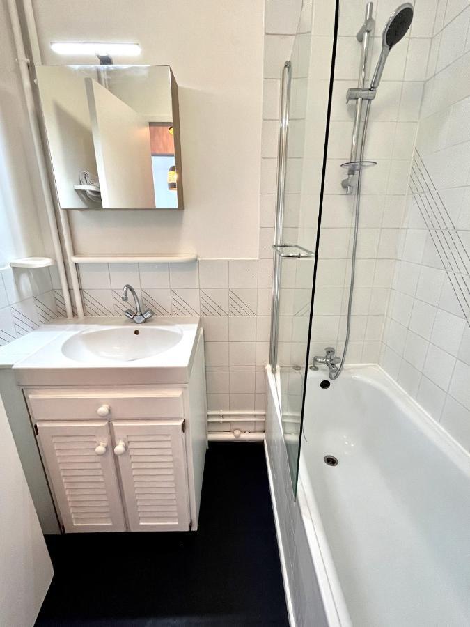 Nihal, Studio Proche Zenith Avec Parking Et Balcon Caen Dış mekan fotoğraf