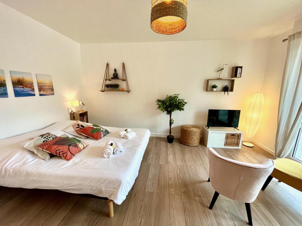 Nihal, Studio Proche Zenith Avec Parking Et Balcon Caen Dış mekan fotoğraf