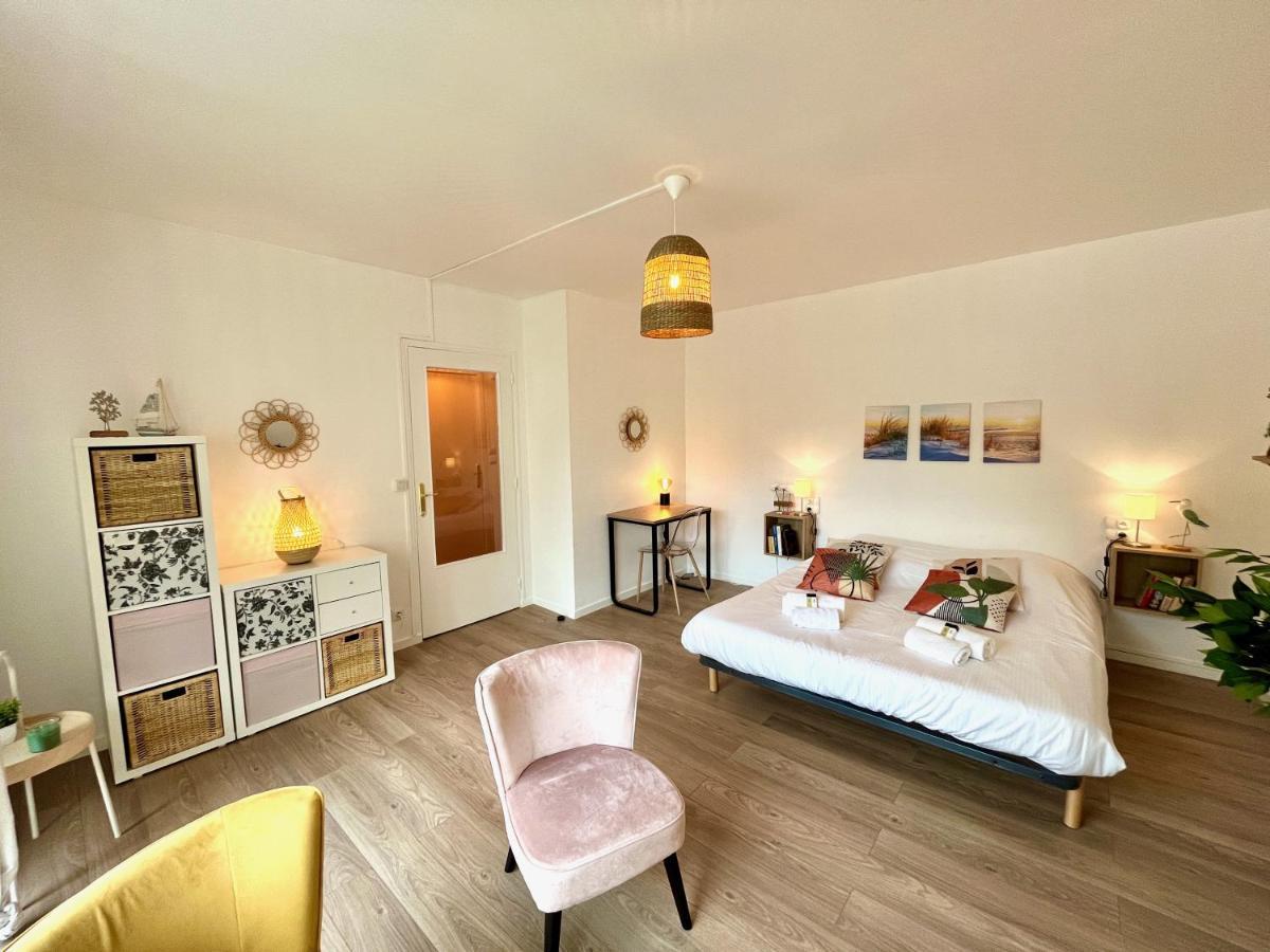 Nihal, Studio Proche Zenith Avec Parking Et Balcon Caen Dış mekan fotoğraf